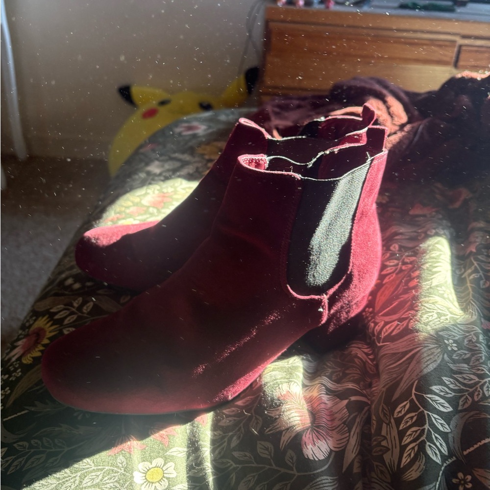 Quipid Faux Suede Burgundy Ankle Boots - Picture 3 of 6